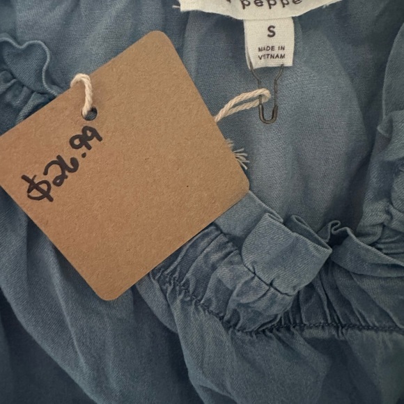 NWT DENIM TOP. SIZE S - Picture 2 of 6